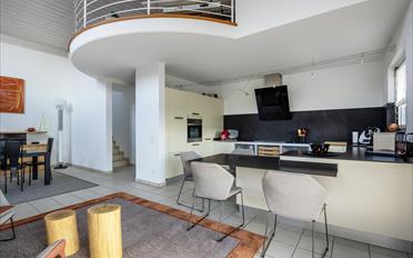 Maison jumelée 8 pièces - image - 7