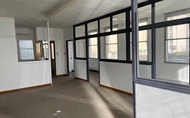 Office - image - 4