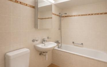Apartment 4 rooms - image - 8