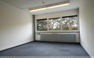 Office - image - 4
