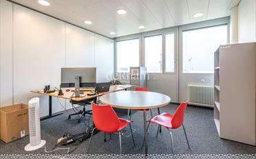 Office - image - 5