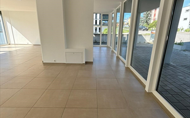 Commercial - image - 4