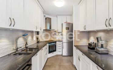 Apartment 6 rooms - image - 3