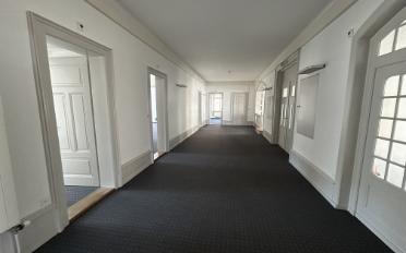 Bureau - image - 1