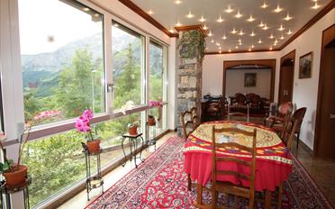 Chalet 8.5 pièces - image - 1