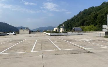 offener Parkplatz - image - 1