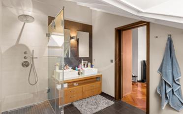 Attic flat 7 rooms - image - 12