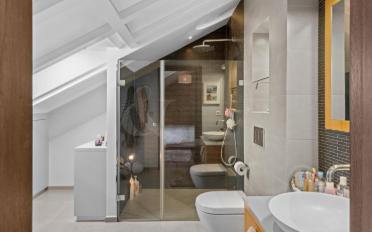 Attic flat 7 rooms - image - 10