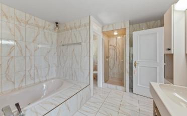 Villa 7.5 Zimmer - image - 10