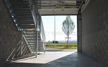 Commercial - image - 3