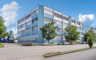 Commercial - image - 9