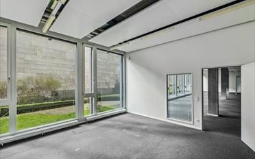 Office - image - 4