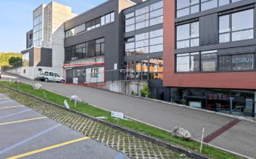 Commercial - image - 3