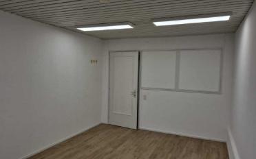 Office - image - 4