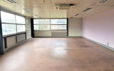 Office - image - 4