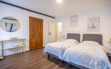 Hotel - image - 13