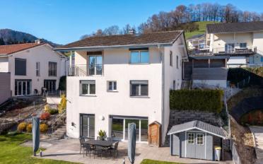 Einfamilienhaus 6.5 Zimmer - image - 1