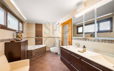 Einfamilienhaus 8.5 Zimmer - image - 4