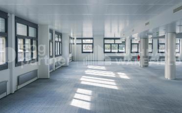Commercial - image - 9