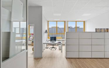 Office - image - 9