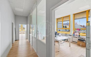 Office - image - 11