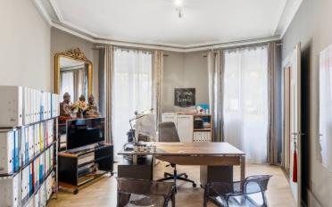 Office - image - 8