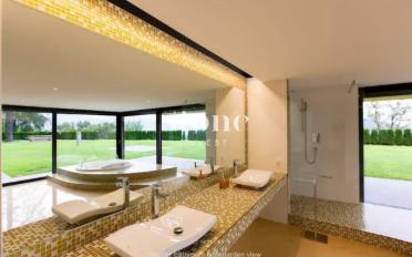 Einfamilienhaus 10.5 Zimmer - image - 8