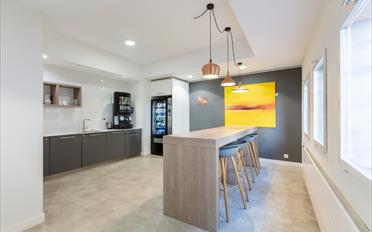 Office - image - 8