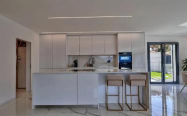 Villa 7.5 Zimmer - image - 4