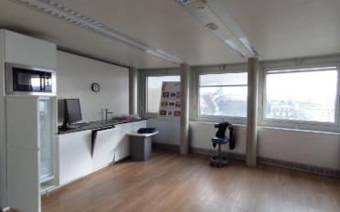 Office - image - 4
