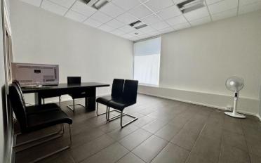 Bureau 3.5 pièces - image - 1