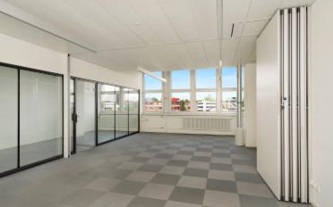 Office - image - 11