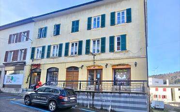 Mixed use property - image - 1