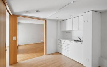 Office - image - 4