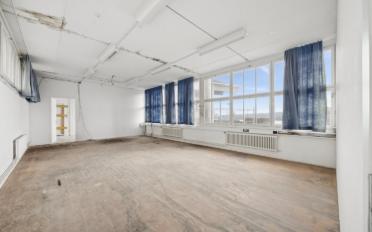 Office - image - 4