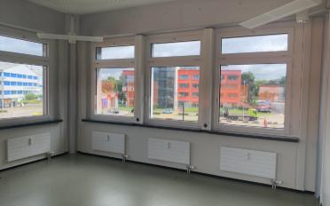 Office - image - 4
