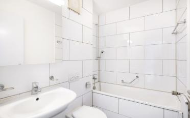 Apartment 4 rooms - image - 4