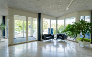 Office - image - 4