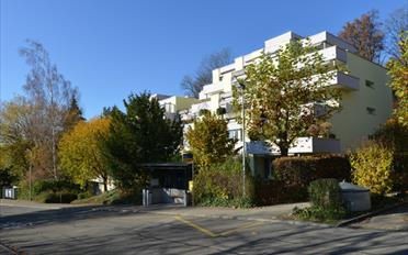 Place à motos couverte - image - 1