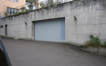 Place à motos couverte - image - 1